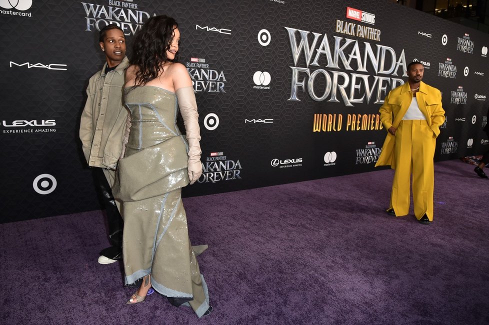 Rihanna a rapper A$AP Rocky na premiéře filmu Black Panther: Wakanda Forever