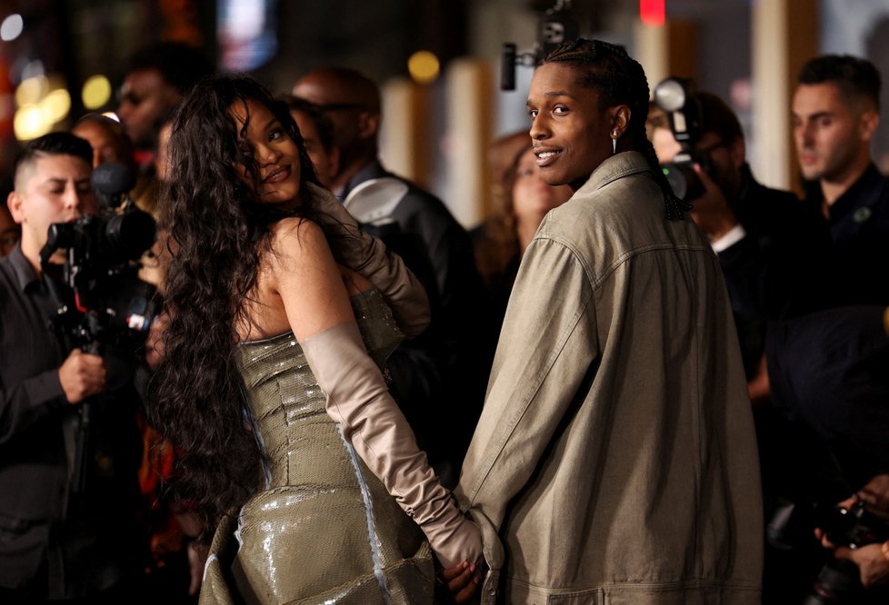 Rihanna a rapper A$AP Rocky na premiéře filmu Black Panther: Wakanda Forever