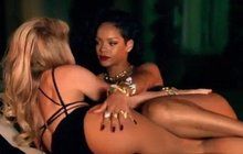 Rihanna a Shakira natočily společný sexy klip: Mazlení a žhavé dotyky! 