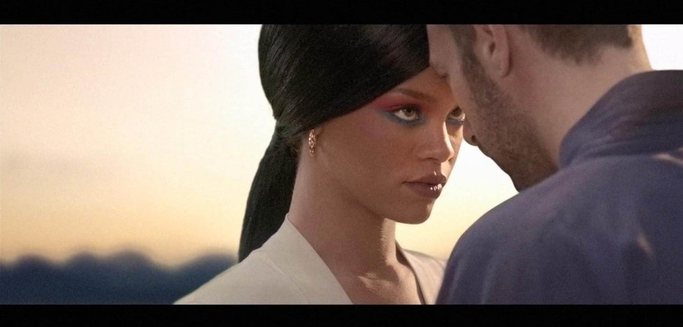 Rihanna během milostné scény