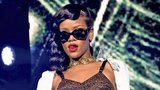 Rihanna rozpálila Londýn: Zazpívala, dostala 16 milionů a odletěla