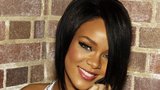 Šokovaný otec promluvil: Ano, Rihanna má na těle modřiny!