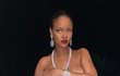 Rihanna v prádle vlastní značky