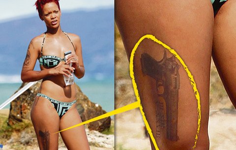 Rihanna na Havaji nosí kolt proklatě nízko