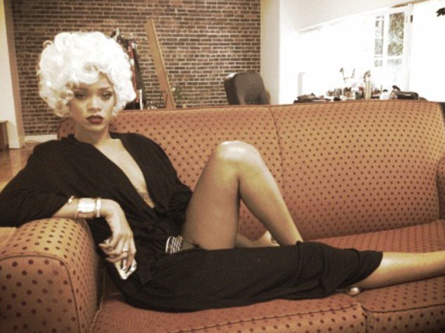 Rihanna jako Marilyn Monroe