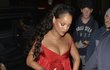 Rihanna ohromila na premiéře obřím výstřihem!