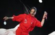 Těhotná Rihanna na vystoupení na Super Bowlu