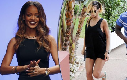 Rihanna v Monaku: Mastné vlasy s odrosty a vytahané tílko bez podprsenky