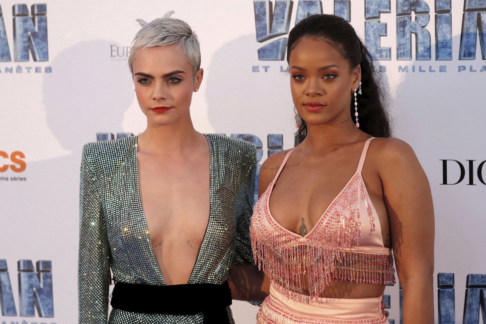 Zpěvačka Rihanna se zúčastnila i premiéry filmu Valerian ve francouzském Saint Denis