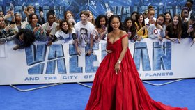 Rihanna na premiéře filmu Valerian zaujala nadupaným dekoltem