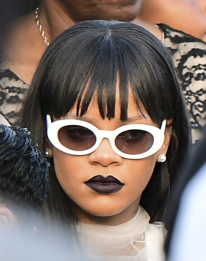 Zpěvačka Rihanna na pohřbu bratrance
