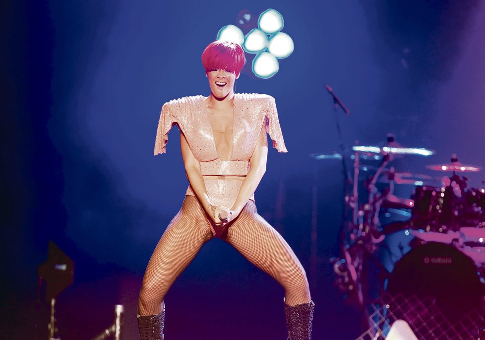 Zpěvačka Rihanna na koncertě
