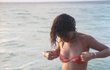 Rihanna se v úvodu roku koupala v moři