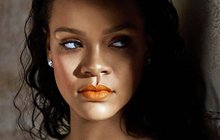 Rihanna si žije jako královna! FOTKY Z POSTELE