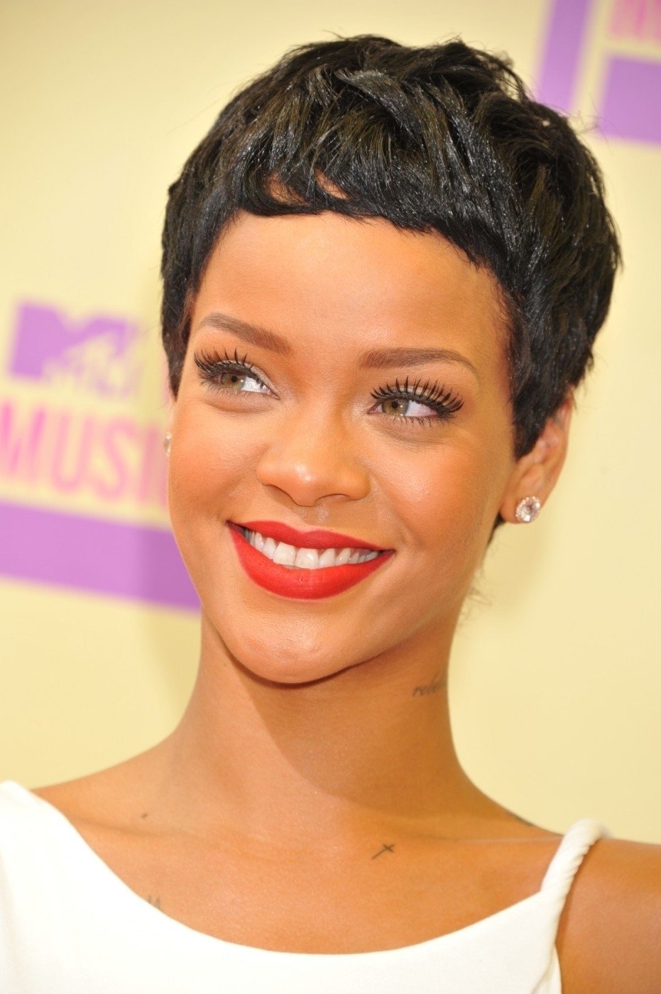 Zpěvačka Rihanna získala cenu za nejlepší klip roku s písní We Found Love.