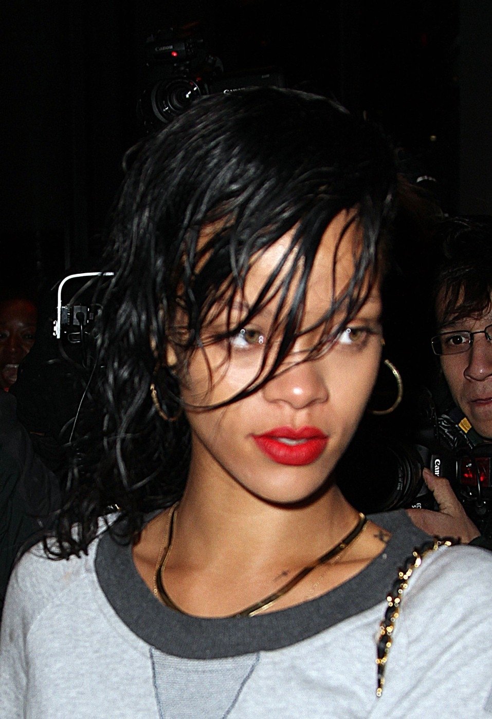 Rihanna se ani neobtěžovala umýt si vlasy