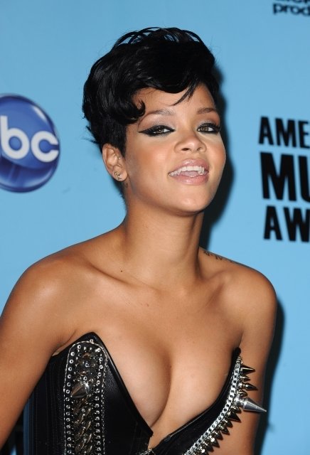 Vyléčí si Rihanna šrámy ze vztahu s Chrisem Brownem?