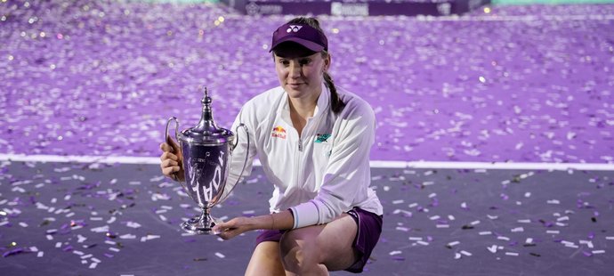 Jelena Rybakinová se radovala z výhry.