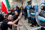 Protest proti koronavirovým zeleným pasům v Římě (9. 10. 2021)