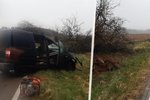 U Římovic na Benešovsku narazilo osobní auto do stromu, řidič nehodu nepřežil.