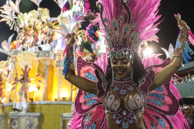 Slavný karneval ovládl brazilské Rio de Janeiro i v roce 2019