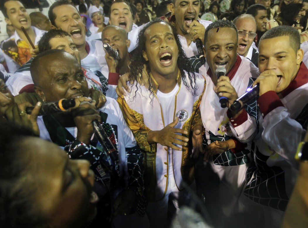 Ronaldinhova radost z tance nebrala konce.