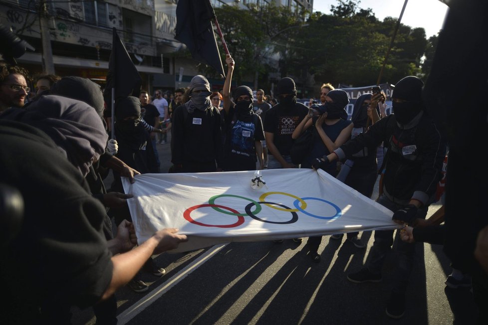 Start olympiády v brazilském Riu de Janeiro provázely protesty.