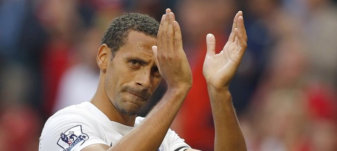 Bývalý kapitán anglické reprezentace a Manchesteru United Rio Ferdinand ukončil fotbalovou kariéru. Šestatřicetiletý obránce hrál naposledy za Queens Park Rangers, s kterým sestoupil z Premier League.