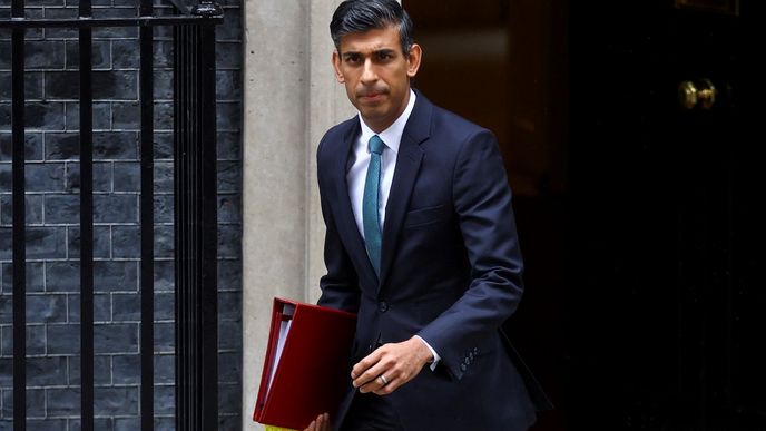 Rishi Sunak v Downing Street