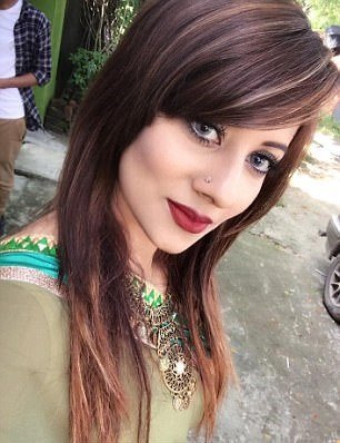 Bangladéšská modelka Risila Binte (†22) se oběsila během videohovoru s manželem.