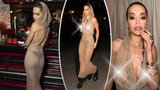 Necudná zpěvačka Rita Ora: Na večírku zazářila v »nahých« šatech!