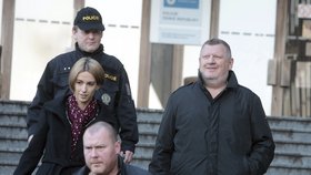 "Zoufalí lidé dělají zoufalé věci," řekl vysmátý Ivo Rittig na adresu vyšetřovatelů po svém propuštění.