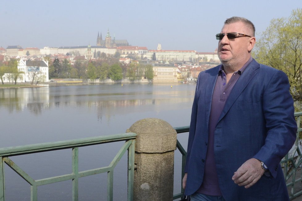 Lobbista Ivo Rittig přiletěl z Monaka do Prahy k výslechu