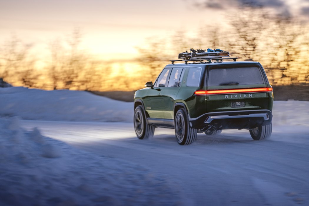 Rivian R1S