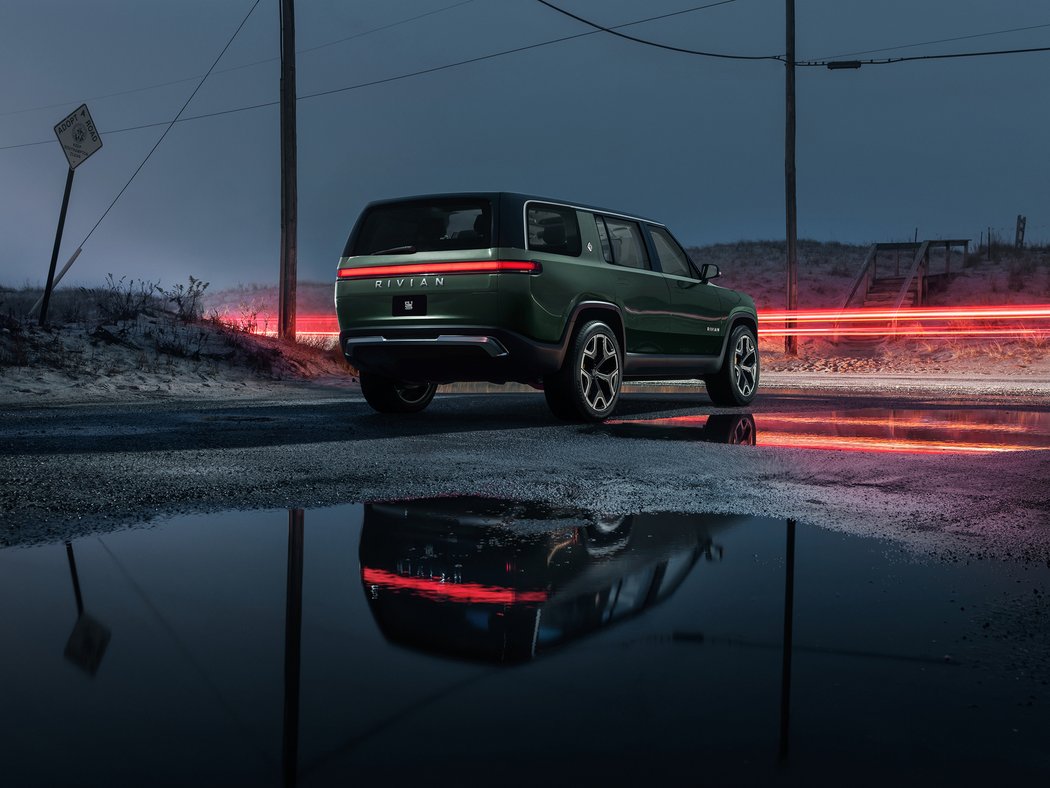 Rivian R1S