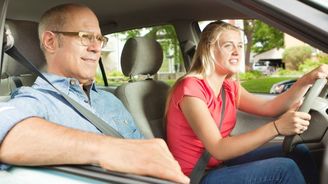 Lidé chtějí stále více řídit. Už od 17 let! Lidé chtějí stále více řídit. Už od 17 let!