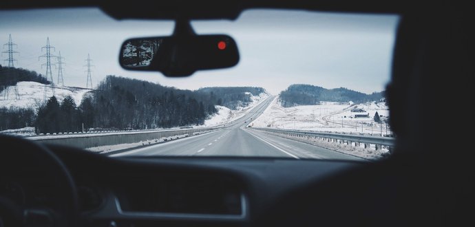 Tři čeští řidiči ze sta jezdí poslepu, odhalil průzkum optiků