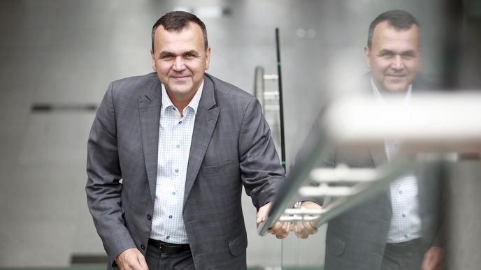 Jan Klas po téměř dvaceti letech skončí v čele Řízení letového provozu. Jan Klas po téměř dvaceti letech skončí v čele Řízení letového provozu.