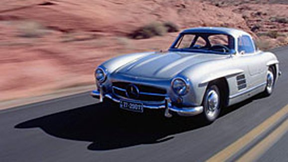 Mercedes–Benz 300 SL - Superlehká okřídlená legenda