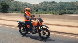 Startup po africku? Ne vždy je to tragédie, motorky vypadají dobře Startup po africku? Ne vždy je to tragédie, motorky vypadají dobře