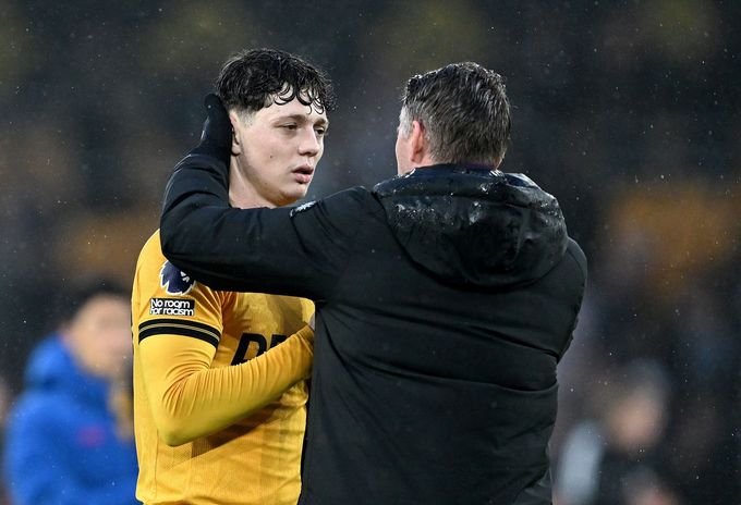 Bizár ve Wolves. Kouč Krejčího se o vyhazovu dozvěděl z internetu, den předtím vítal posily Bizár ve Wolves. Kouč Krejčího se o vyhazovu dozvěděl z internetu, den předtím vítal posily