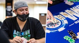 Pomozte, umírám! Pokerový hráč Mercer se na turnaj dostal drsnou lstí