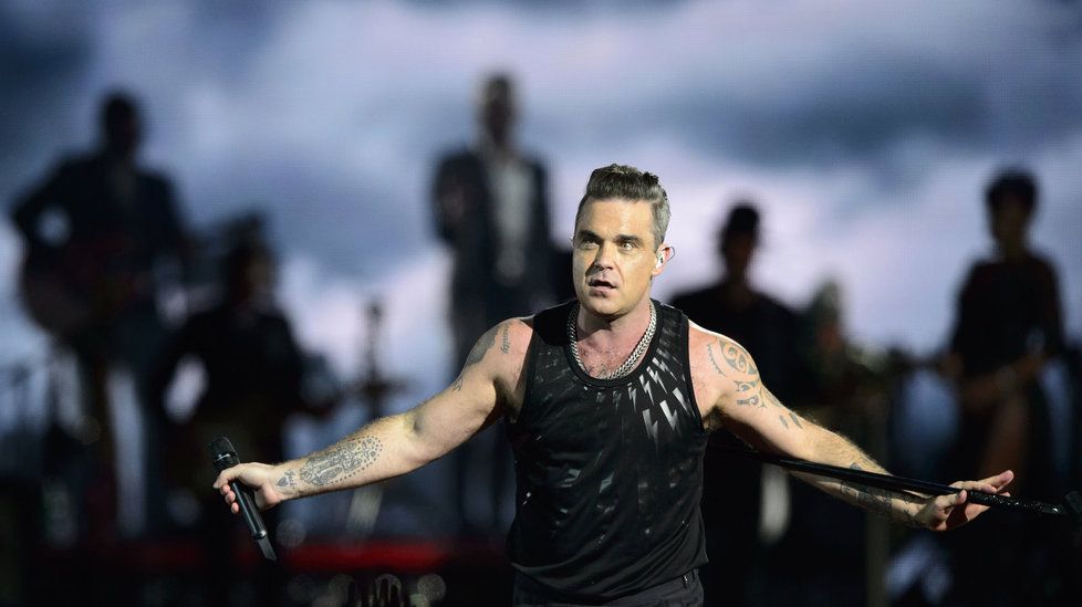 Robbie Williams fanoušky rozparádil.