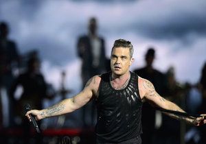 Robbie Williams fanoušky rozparádil.