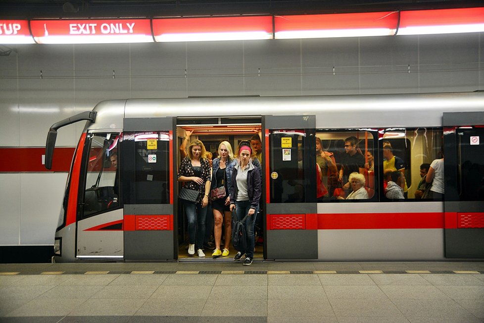 Metro bylo přecpané k prasknutí