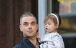 Robbie Williams s dcerou