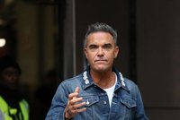 Šokující přiznání Robbieho Williamse: Ztrácím zrak! Z injekcí na hubnutí?