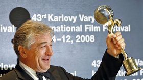 Ve filmu Kdo s koho si zahrál i Robert De Niro, který v roce 2008 zavítal i na MFF Karlovy Vary