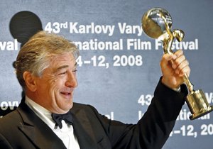 Ve filmu Kdo s koho si zahrál i Robert De Niro, který v roce 2008 zavítal i na MFF Karlovy Vary