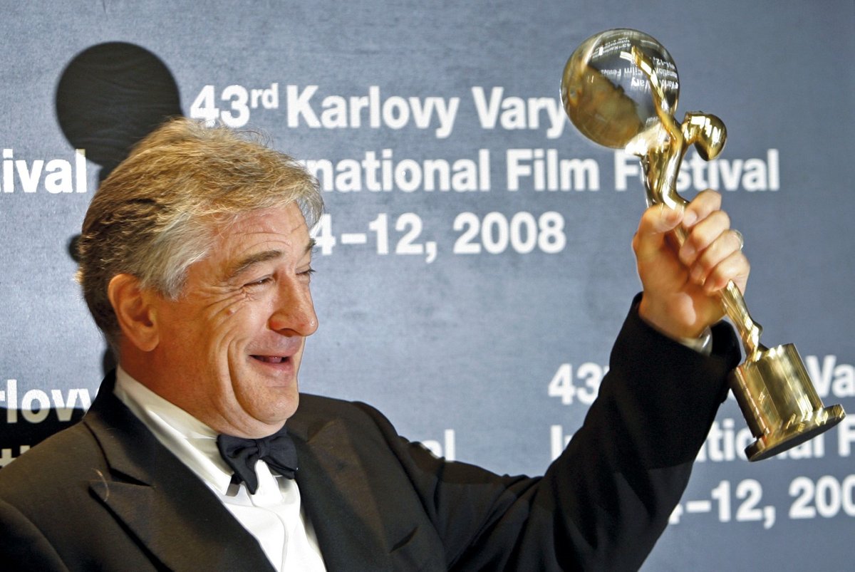 Ve filmu Kdo s koho si zahrál i Robert De Niro, který v roce 2008 zavítal i na MFF Karlovy Vary